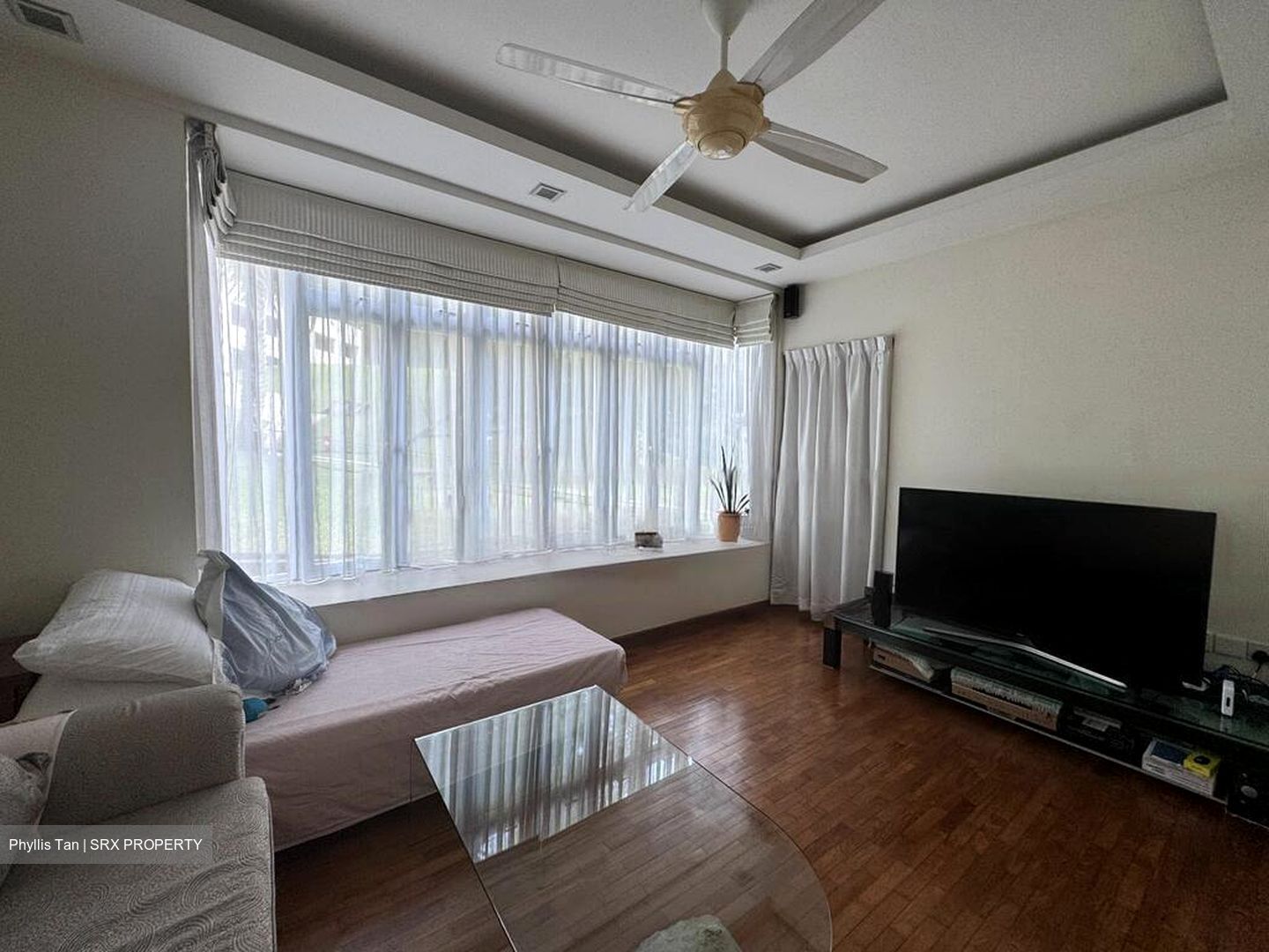 La Suisse (D11), Terrace #444104281